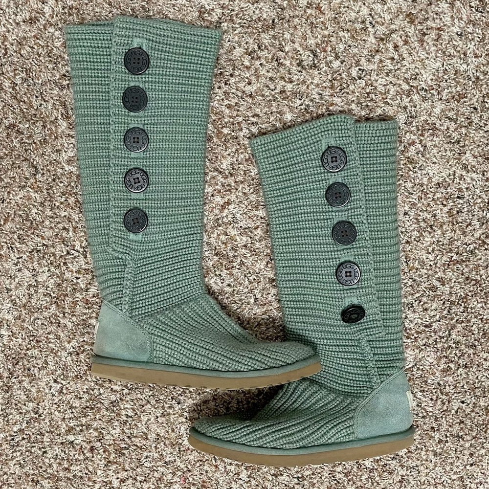 Knit button down Uggs sage size 9